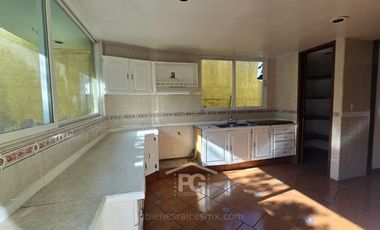 Casa con Gran Terreno y Jardín | Xochimilco, CDMX | Excelente Precio $4.4M