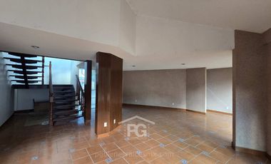 Casa con Gran Terreno y Jardín | Xochimilco, CDMX | Excelente Precio $4.4M