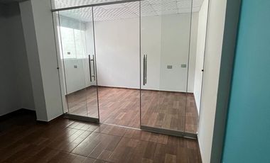 VENDO AMPLIO DEPARTAMENTO EN PRIMER PISO ELEVADO - EN EL CERCADO DE AREQUIPA!
