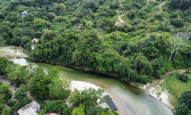 se vende finca con río Guachaca
