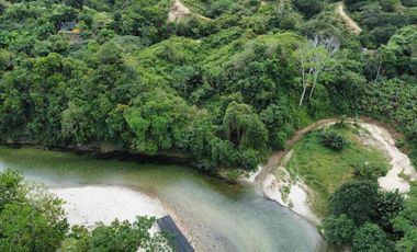 se vende finca con río Guachaca