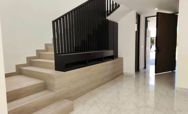 VENTA DE HERMOSA CASA EN VIÑA ANTIGUA