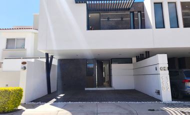 VENTA DE HERMOSA CASA EN VIÑA ANTIGUA