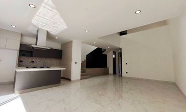 VENTA DE HERMOSA CASA EN VIÑA ANTIGUA