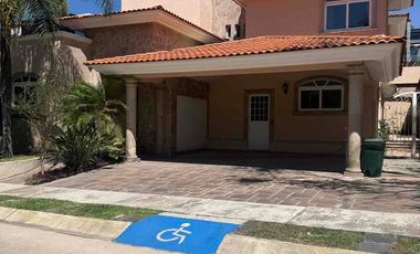 Venta Casa zona Andares