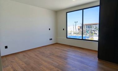VENTA DE HERMOSA CASA EN VILANOVA RANCHO SANTA MONICA