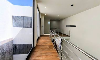 VENTA DE HERMOSA CASA EN VILANOVA RANCHO SANTA MONICA
