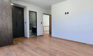 VENTA DE HERMOSA CASA EN VILANOVA RANCHO SANTA MONICA