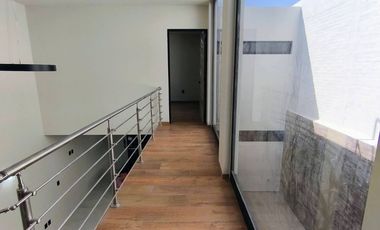 VENTA DE HERMOSA CASA EN VILANOVA RANCHO SANTA MONICA