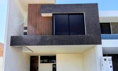 VENTA DE HERMOSA CASA EN VILANOVA RANCHO SANTA MONICA