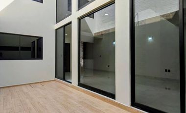 VENTA DE HERMOSA CASA EN VILANOVA RANCHO SANTA MONICA