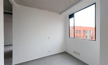 Apartamento remodelado con estudio – Conjunto Menta, Ciudad Verde 🏢✨