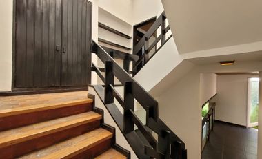 Casa en Arriendo en Santa Barbara Central, Bogotá