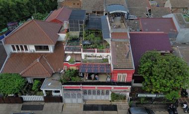 RUMAH BESAR  3 LANTAI  DIJUAL MURAH DI DEKAT BRIMOB DEPOK