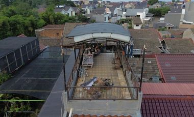 RUMAH BESAR  3 LANTAI  DIJUAL MURAH DI DEKAT BRIMOB DEPOK