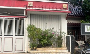 RUMAH BESAR  3 LANTAI  DIJUAL MURAH DI DEKAT BRIMOB DEPOK