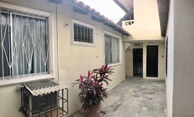 CHIPIPE: BELLA CASA CON PISCINA A 3 CUADRAS DEL MAR