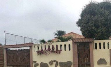 CHIPIPE: BELLA CASA CON PISCINA A 3 CUADRAS DEL MAR