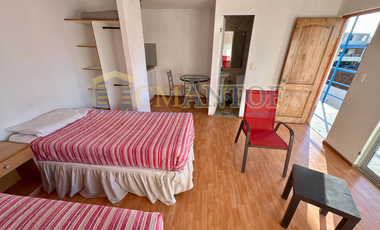 Arriendo casa/hostal con 8 dormitorios c/u con baño privado + sala eventos