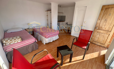 Arriendo casa/hostal con 8 dormitorios c/u con baño privado + sala eventos