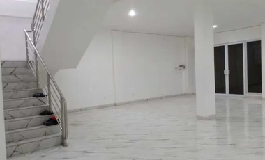 Ruko gandeng Sunter Terrace, parkiran luas rapi