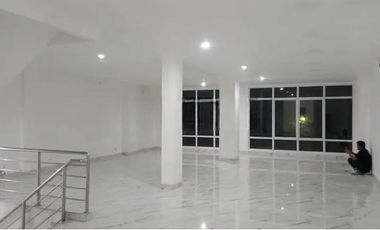 Ruko gandeng Sunter Terrace, parkiran luas rapi