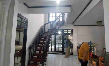 Rumah disewakan pondok Chandra rungkut lokasi strategis MERR