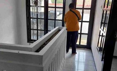 Rumah disewakan pondok Chandra rungkut lokasi strategis MERR