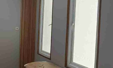 Disewakan Rumah 3 lt 4 x 8 m2 di Kebon Jeruk, ada 3 kt  3 km unfurnished, ada furniture, row jalan 1 mobil, siap huni, Ayo survei yuk!!