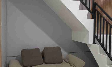 Disewakan Rumah 3 lt 4 x 8 m2 di Kebon Jeruk, ada 3 kt  3 km unfurnished, ada furniture, row jalan 1 mobil, siap huni, Ayo survei yuk!!