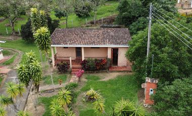 SE VENDE FINCA CON DOS CASAS EN TERRENO DE 7.846 MT- SILVANIA CUNDINAMARCA