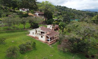 SE VENDE FINCA CON DOS CASAS EN TERRENO DE 7.846 MT- SILVANIA CUNDINAMARCA