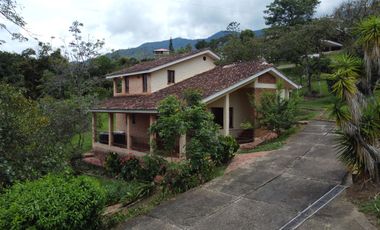 SE VENDE FINCA CON DOS CASAS EN TERRENO DE 7.846 MT- SILVANIA CUNDINAMARCA