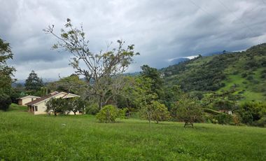 SE VENDE FINCA CON DOS CASAS EN TERRENO DE 7.846 MT- SILVANIA CUNDINAMARCA