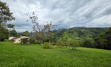 SE VENDE FINCA CON DOS CASAS EN TERRENO DE 7.846 MT- SILVANIA CUNDINAMARCA