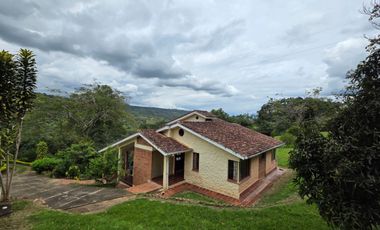 SE VENDE FINCA CON DOS CASAS EN TERRENO DE 7.846 MT- SILVANIA CUNDINAMARCA