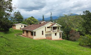 SE VENDE FINCA CON DOS CASAS EN TERRENO DE 7.846 MT- SILVANIA CUNDINAMARCA