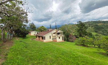 SE VENDE FINCA CON DOS CASAS EN TERRENO DE 7.846 MT- SILVANIA CUNDINAMARCA