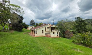 SE VENDE FINCA CON DOS CASAS EN TERRENO DE 7.846 MT- SILVANIA CUNDINAMARCA