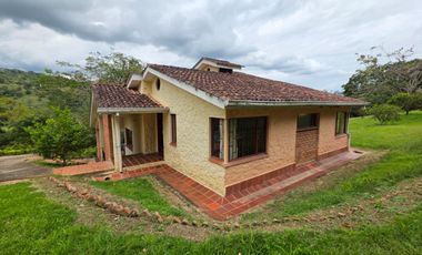 SE VENDE FINCA CON DOS CASAS EN TERRENO DE 7.846 MT- SILVANIA CUNDINAMARCA