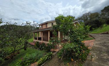 SE VENDE FINCA CON DOS CASAS EN TERRENO DE 7.846 MT- SILVANIA CUNDINAMARCA