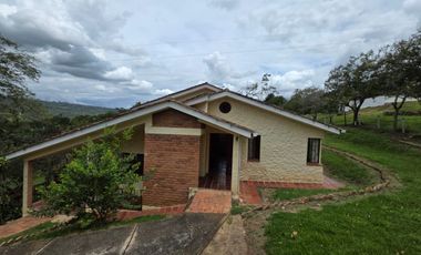 SE VENDE FINCA CON DOS CASAS EN TERRENO DE 7.846 MT- SILVANIA CUNDINAMARCA