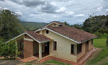 SE VENDE FINCA CON DOS CASAS EN TERRENO DE 7.846 MT- SILVANIA CUNDINAMARCA