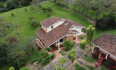 SE VENDE FINCA CON DOS CASAS EN TERRENO DE 7.846 MT- SILVANIA CUNDINAMARCA