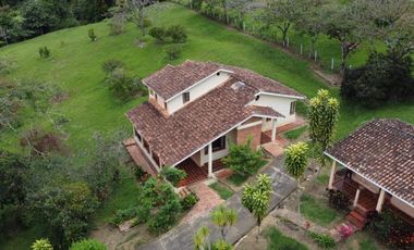 SE VENDE FINCA CON DOS CASAS EN TERRENO DE 7.846 MT- SILVANIA CUNDINAMARCA