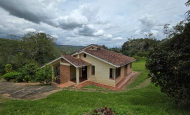 SE VENDE FINCA CON DOS CASAS EN TERRENO DE 7.846 MT- SILVANIA CUNDINAMARCA