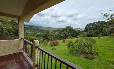 SE VENDE FINCA CON DOS CASAS EN TERRENO DE 7.846 MT- SILVANIA CUNDINAMARCA