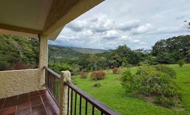 SE VENDE FINCA CON DOS CASAS EN TERRENO DE 7.846 MT- SILVANIA CUNDINAMARCA