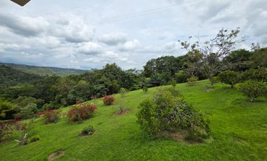 SE VENDE FINCA CON DOS CASAS EN TERRENO DE 7.846 MT- SILVANIA CUNDINAMARCA