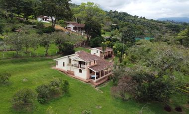 SE VENDE FINCA CON DOS CASAS EN TERRENO DE 7.846 MT- SILVANIA CUNDINAMARCA